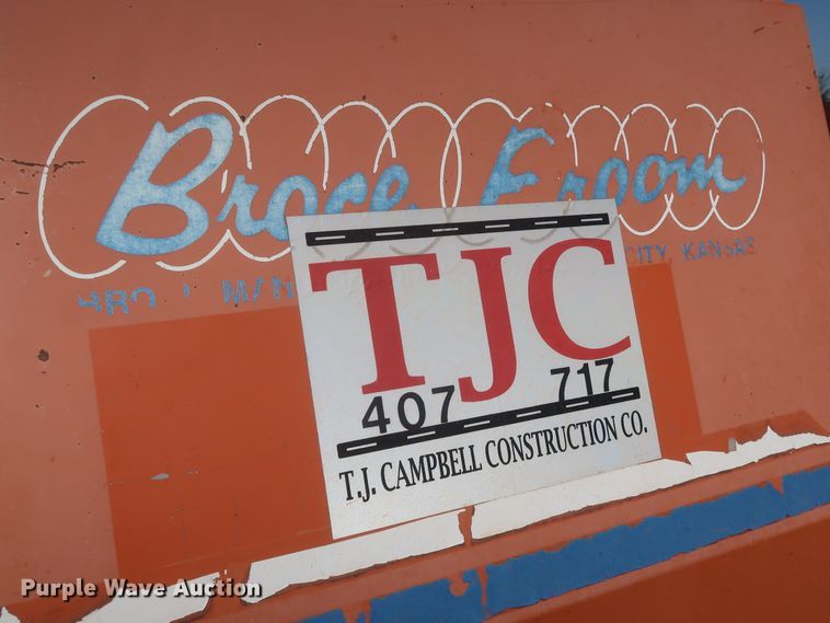 image for item KR9762 2007 Broce RJ350  broom