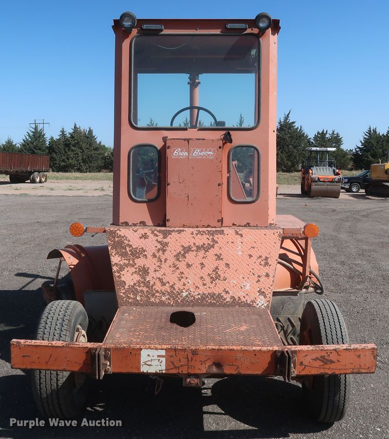 image for item KR9763 2001 Broce RJ350  broom