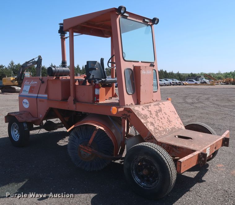 image for item KR9763 2001 Broce RJ350  broom