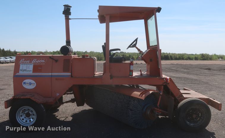 image for item KR9763 2001 Broce RJ350  broom