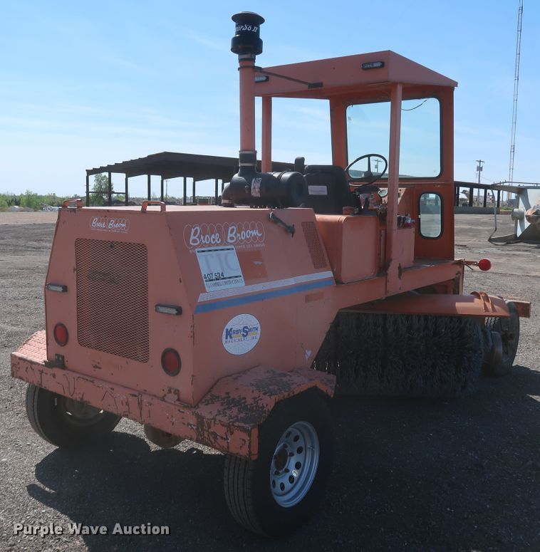 image for item KR9763 2001 Broce RJ350  broom