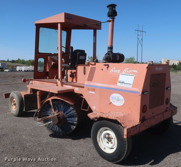 image for item KR9763 2001 Broce RJ350  broom