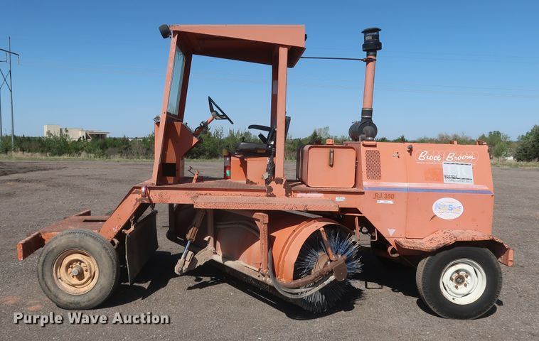 image for item KR9763 2001 Broce RJ350  broom