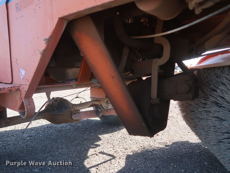 image for item KR9763 2001 Broce RJ350  broom