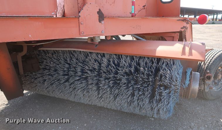 image for item KR9763 2001 Broce RJ350  broom