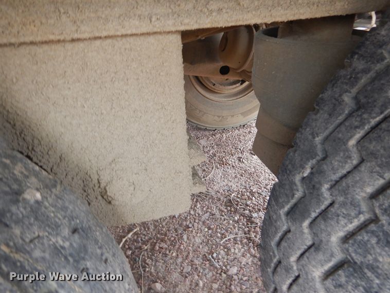 image for item KT9076 2007 Side Dump Industries  side dump trailer