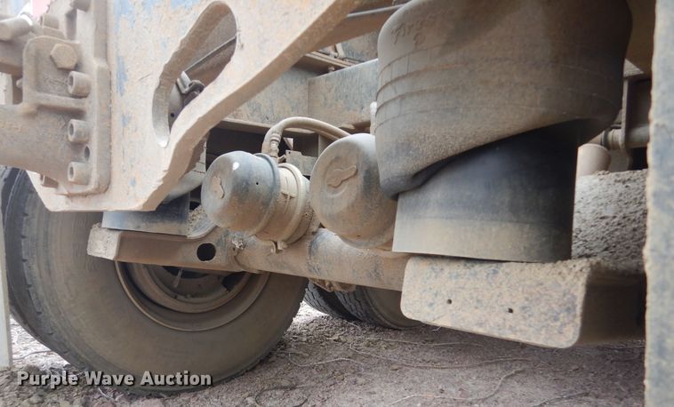 image for item KT9076 2007 Side Dump Industries  side dump trailer