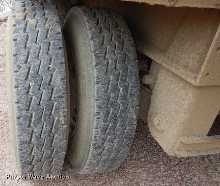 image for item KT9076 2007 Side Dump Industries  side dump trailer