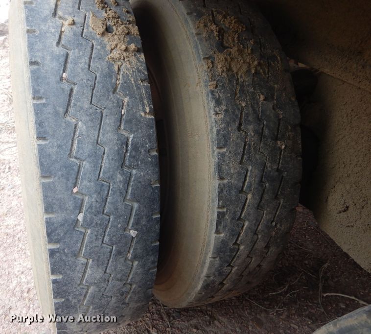 image for item KT9076 2007 Side Dump Industries  side dump trailer