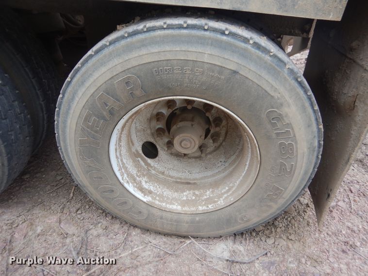 image for item KT9076 2007 Side Dump Industries  side dump trailer