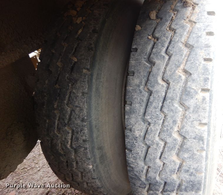 image for item KT9076 2007 Side Dump Industries  side dump trailer