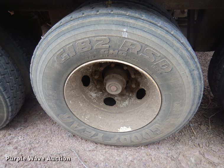 image for item KT9076 2007 Side Dump Industries  side dump trailer