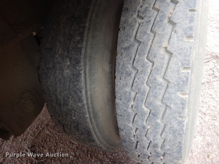 image for item KT9076 2007 Side Dump Industries  side dump trailer