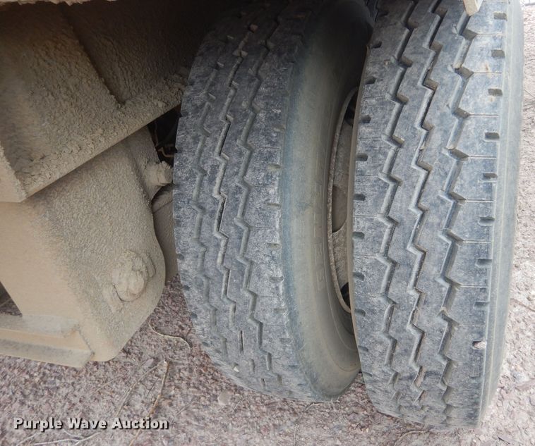 image for item KT9076 2007 Side Dump Industries  side dump trailer