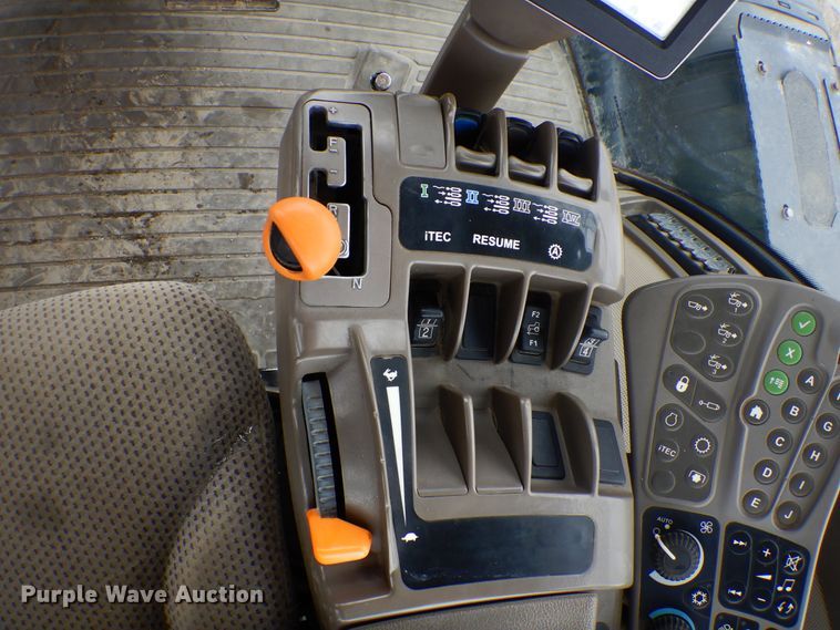 image for item KT9086 2012 John Deere 9560R  Scraper Special 4WD tractor