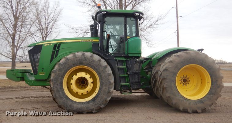 image for item KT9087 2013 John Deere 9560R  Scraper Special 4WD tractor