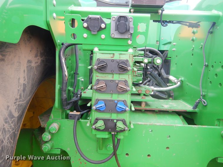 image for item KT9087 2013 John Deere 9560R  Scraper Special 4WD tractor