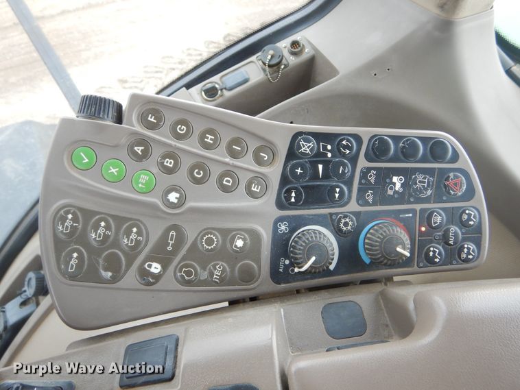 image for item KT9087 2013 John Deere 9560R  Scraper Special 4WD tractor