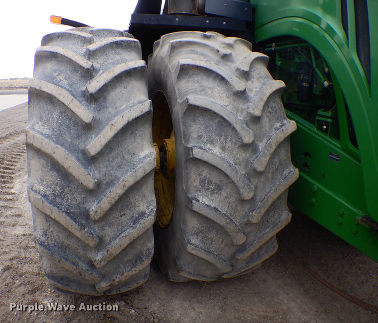 image for item KT9087 2013 John Deere 9560R  Scraper Special 4WD tractor
