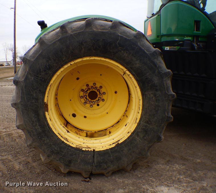 image for item KT9087 2013 John Deere 9560R  Scraper Special 4WD tractor