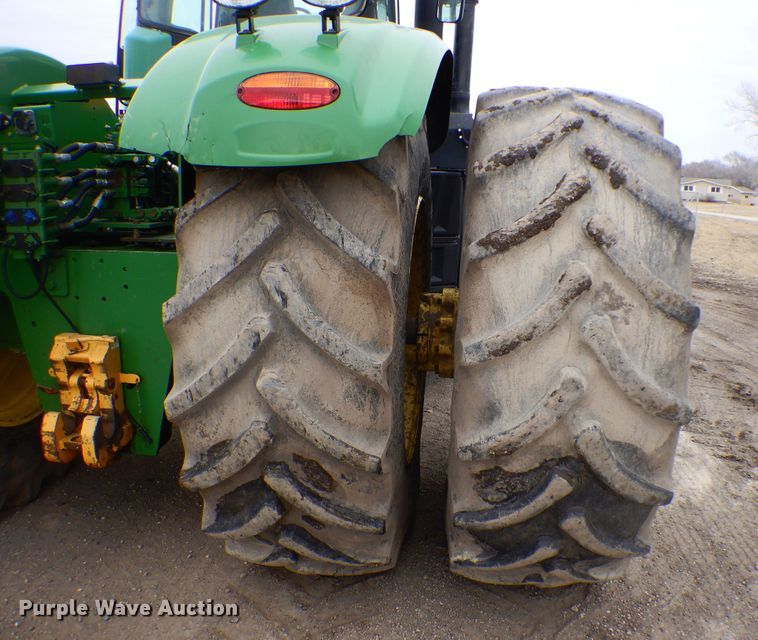image for item KT9087 2013 John Deere 9560R  Scraper Special 4WD tractor