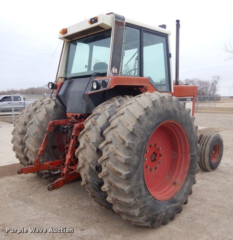 image for item KT9089 International 1086  tractor