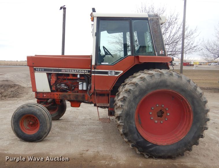 image for item KT9089 International 1086  tractor