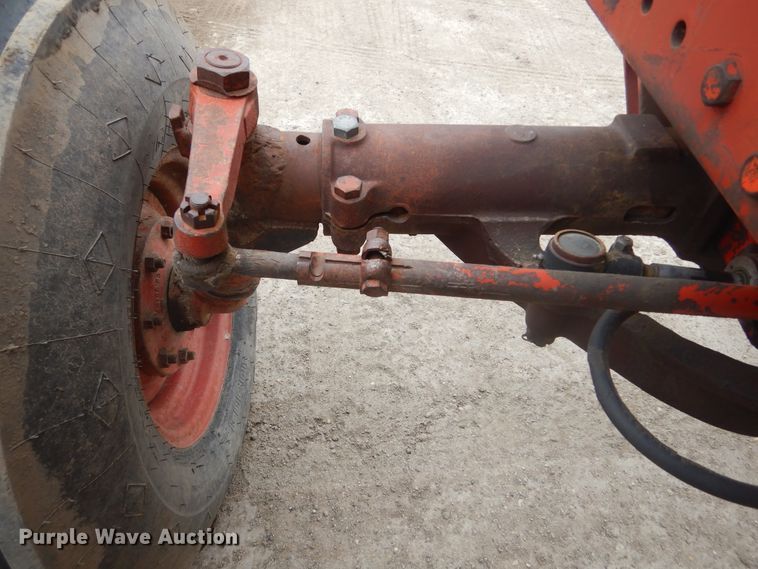 image for item KT9089 International 1086  tractor