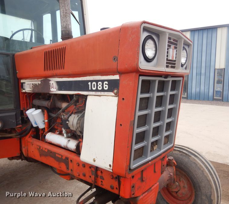 image for item KT9089 International 1086  tractor