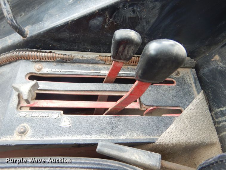 image for item KT9089 International 1086  tractor