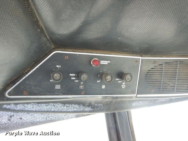 image for item KT9089 International 1086  tractor