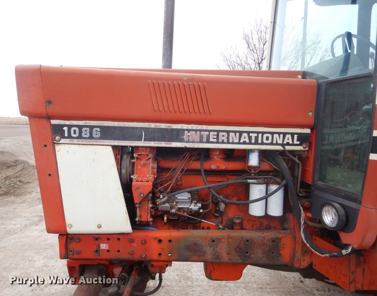image for item KT9089 International 1086  tractor