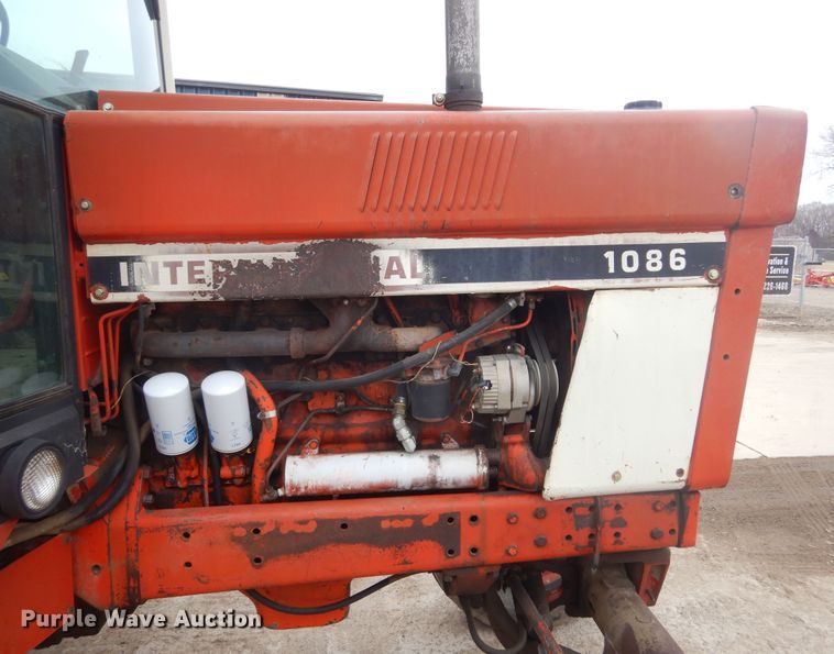 image for item KT9089 International 1086  tractor