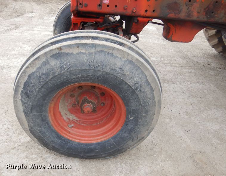 image for item KT9089 International 1086  tractor