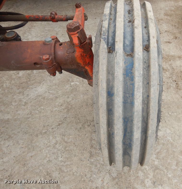 image for item KT9089 International 1086  tractor