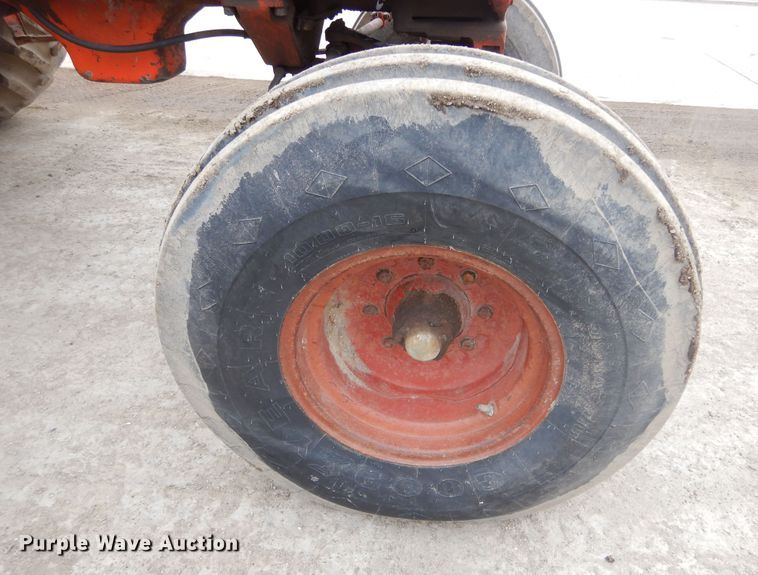 image for item KT9089 International 1086  tractor