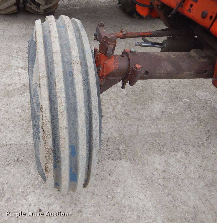 image for item KT9089 International 1086  tractor