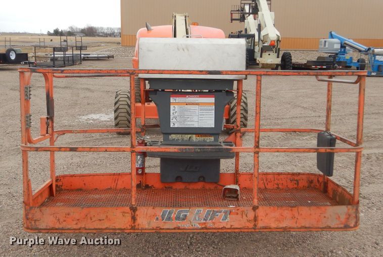 image for item KT9098 2007 JLG 400S  boom lift
