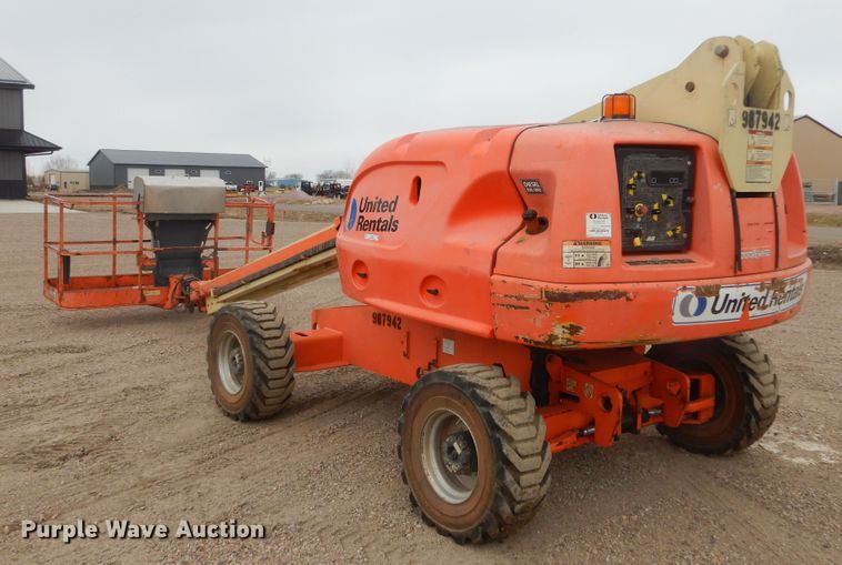 image for item KT9098 2007 JLG 400S  boom lift