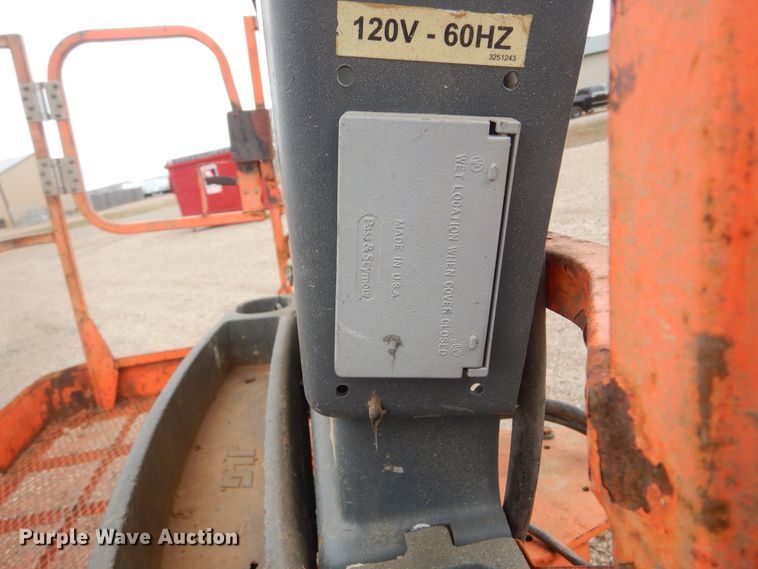 image for item KT9098 2007 JLG 400S  boom lift