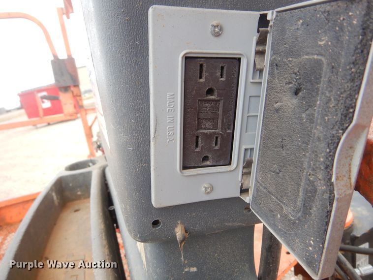 image for item KT9098 2007 JLG 400S  boom lift