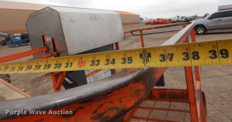 image for item KT9098 2007 JLG 400S  boom lift