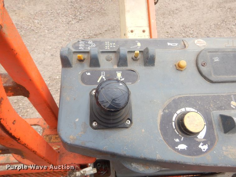 image for item KT9098 2007 JLG 400S  boom lift