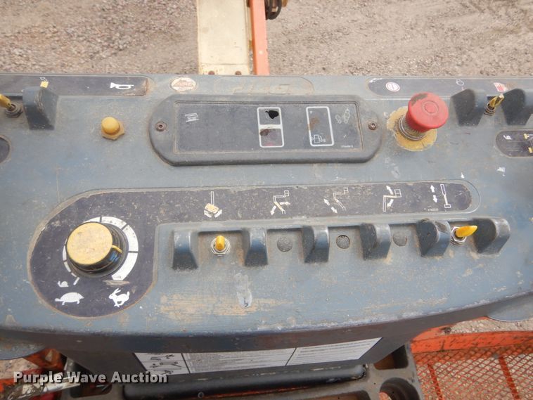 image for item KT9098 2007 JLG 400S  boom lift