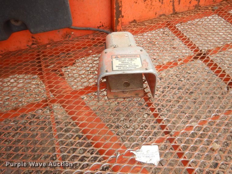 image for item KT9098 2007 JLG 400S  boom lift