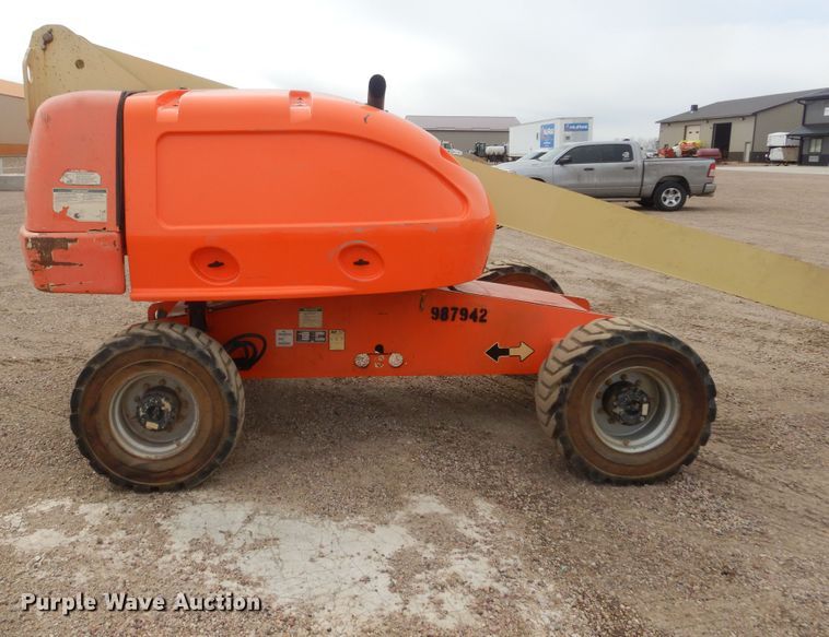image for item KT9098 2007 JLG 400S  boom lift