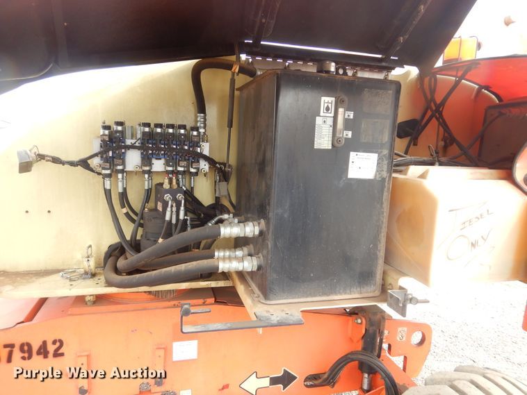 image for item KT9098 2007 JLG 400S  boom lift
