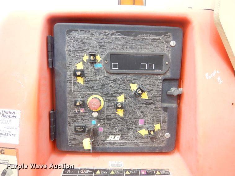 image for item KT9098 2007 JLG 400S  boom lift