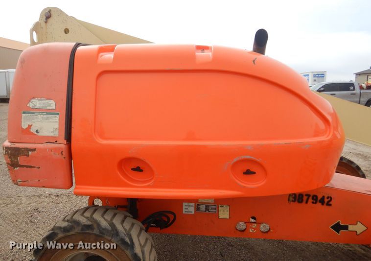 image for item KT9098 2007 JLG 400S  boom lift
