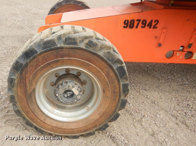 image for item KT9098 2007 JLG 400S  boom lift